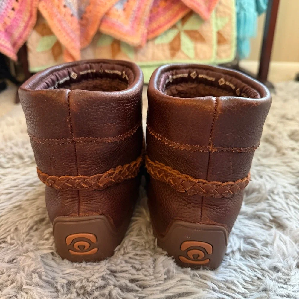 Manitobah Mukluks Waterproof Leather Boot Ladies 9 Men 7 Brown Braided Winter